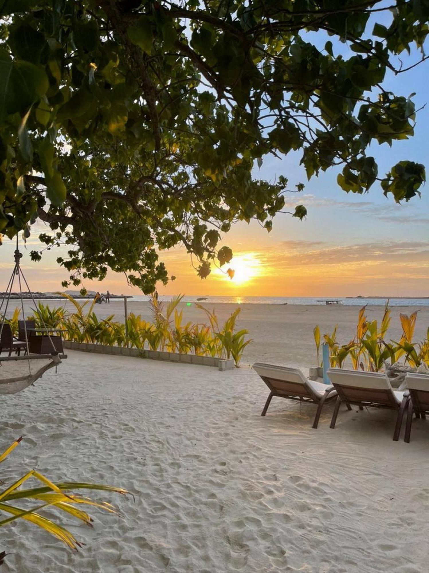 Wind Breeze Sunset View Inn Guraidhoo  Exteriör bild